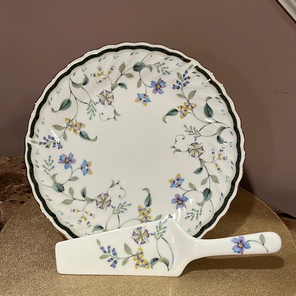 “Field Berries” Cake Plate & Server